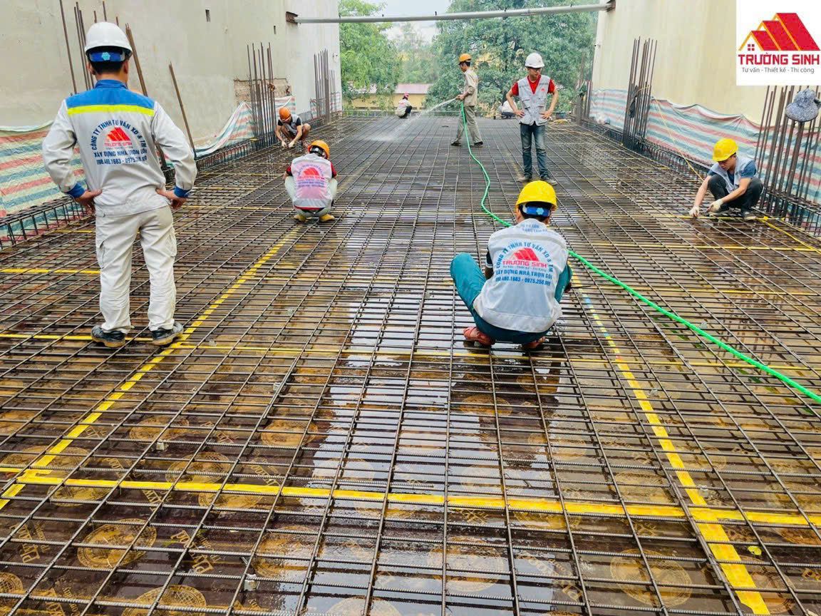 đan sắt thép chuẩn bị đổ bê tông