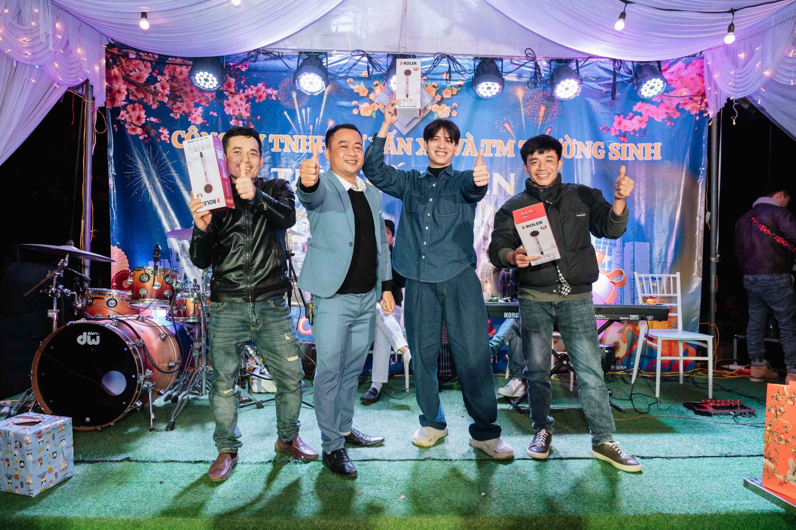 hoạt động bốc thăm may mắn, mang đến những phần quà thú vị, tạo thêm niềm vui cho toàn thể đội ngũ nhân viên