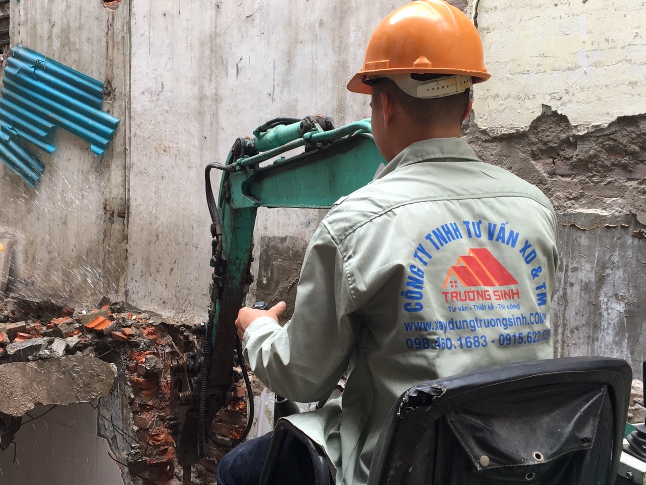 phá dỡ đào móng nhà