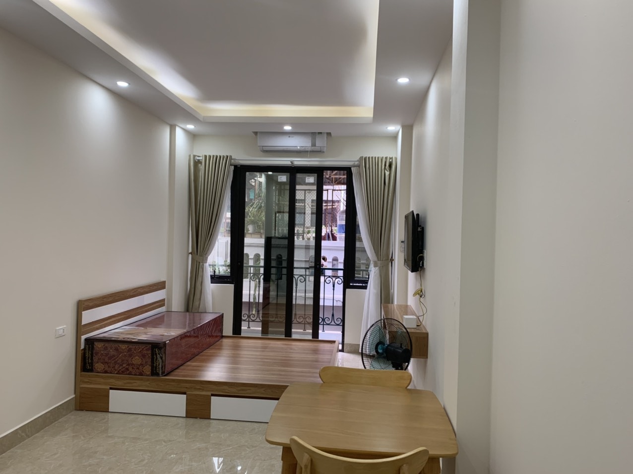 ngôi nhà đang dần hoàn thiện