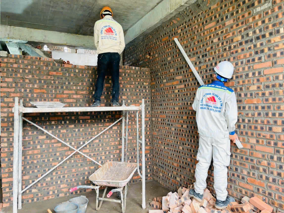 công  tác  xây tường