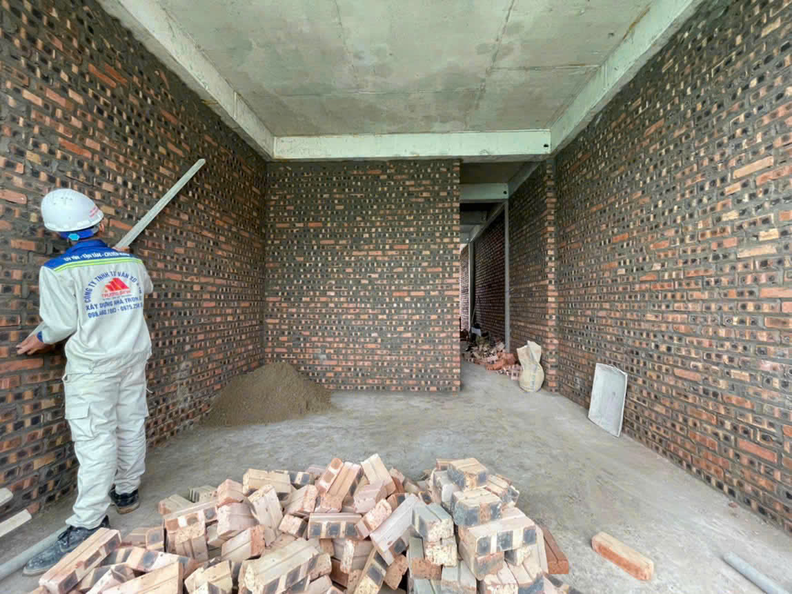 kiểm  tra công tác xây tường