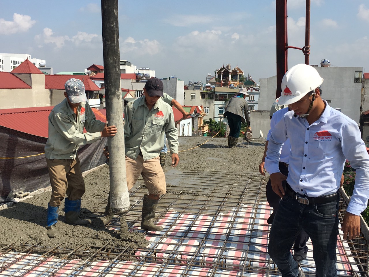 Đội ngũ xây dựng thi công nhà cấp 4 trọn gói 300 triệu của Kiến trúc Trường Sinh