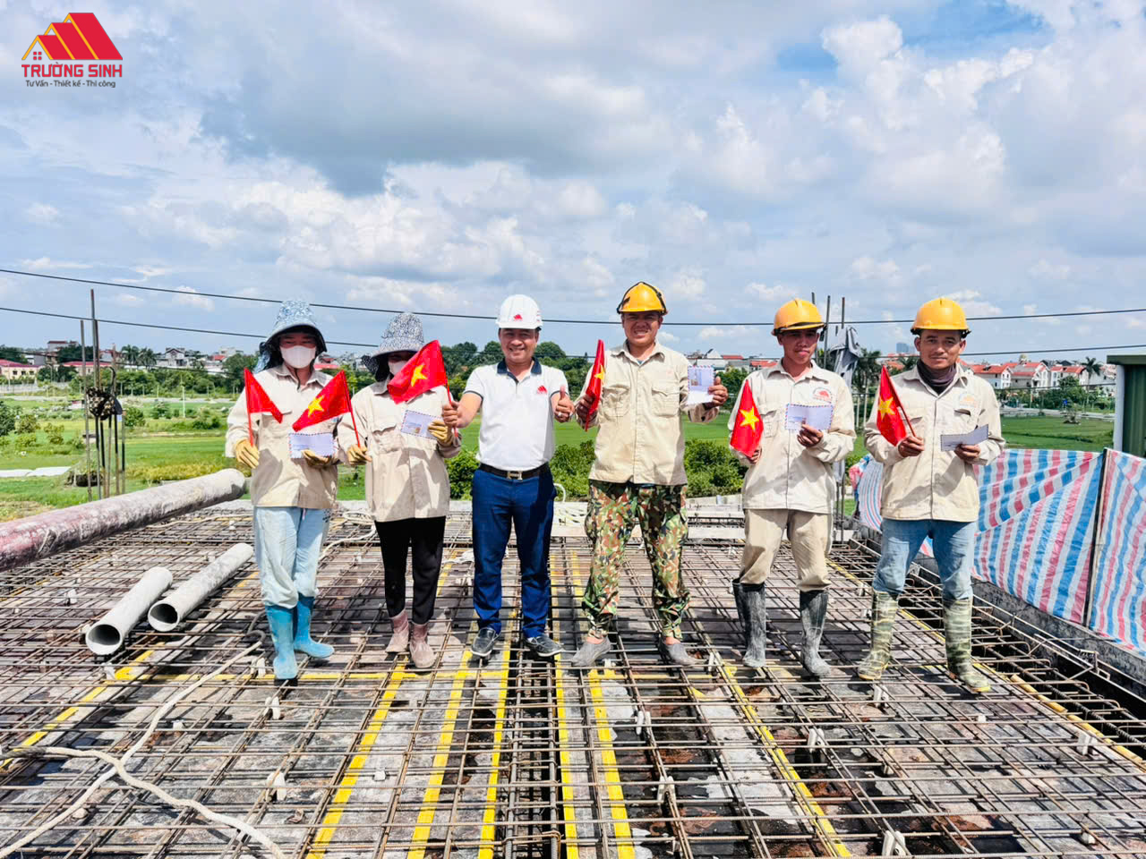Trường Sinh trao thưởng cho toàn thể CBNV nhân dịp Quốc khánh 2/9